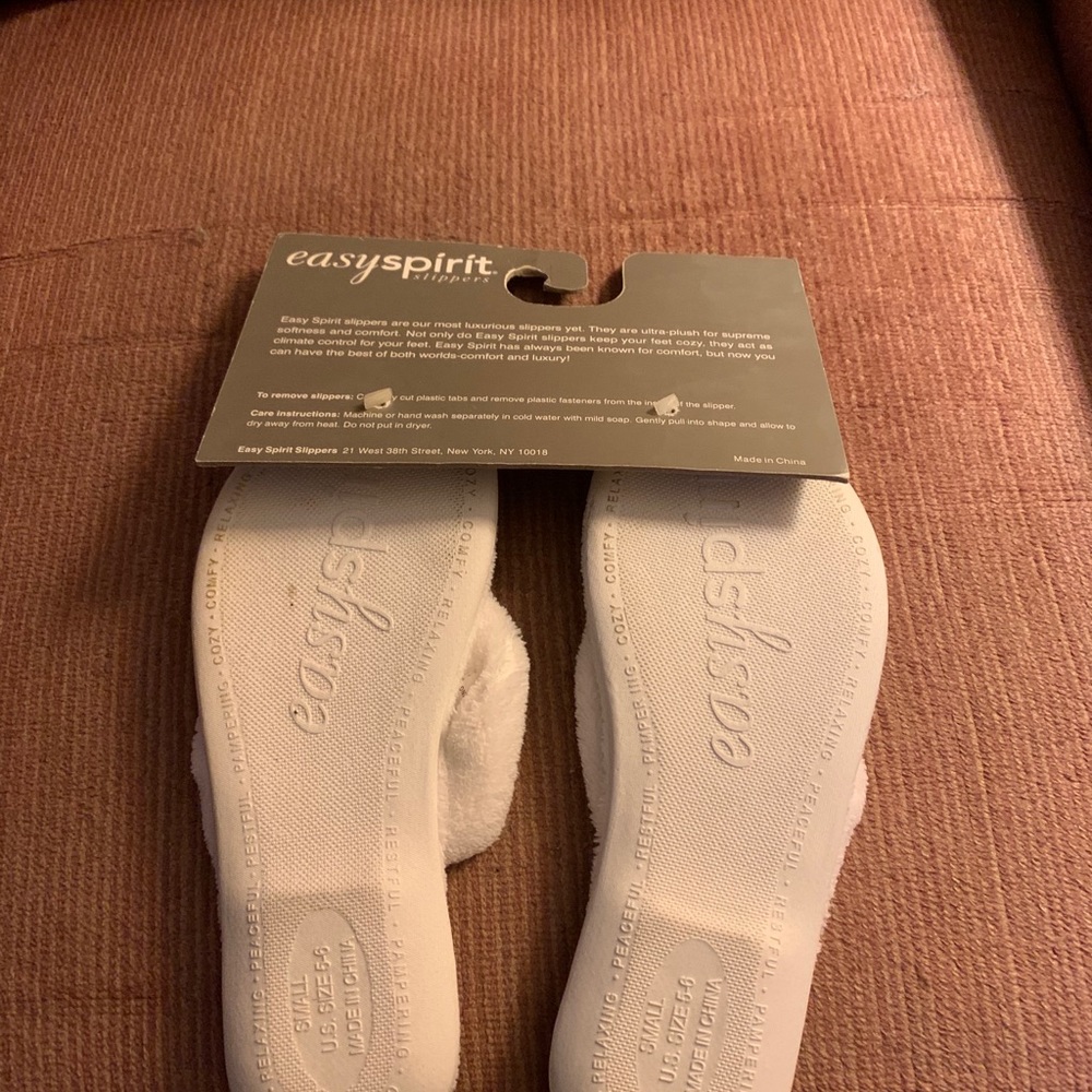 White Slippers - Picture 4 of 4